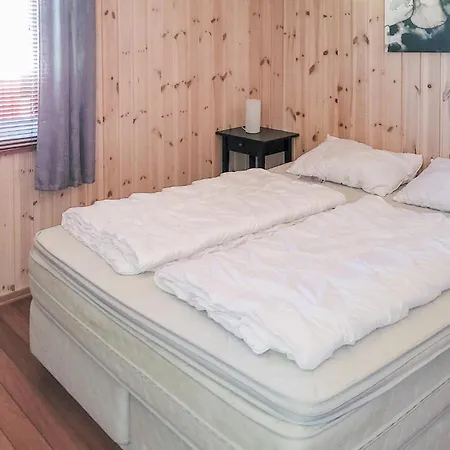2 Bedroom Gorgeous In Σπίτι διακοπών